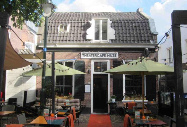 Groest nr 33 Theate…