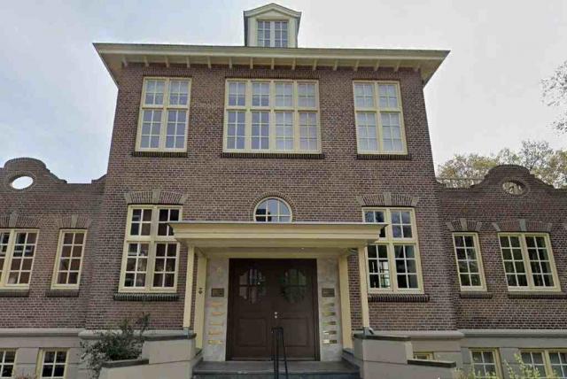 Badhuislaan nr 15 2…